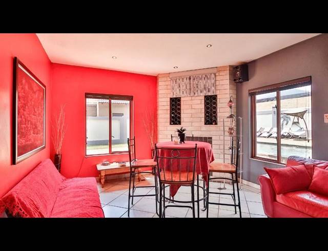 4 BEDROOM HOUSE FOR SALE IN ZAMBEZI COUNTRY ESTATE